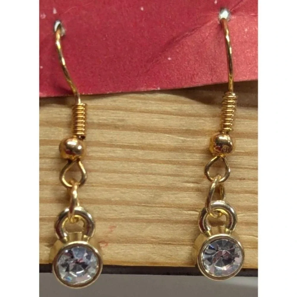 New Gold-Tone Dangle Drop Earrings Sparkling Clear Stones Lt Weight Minimalist